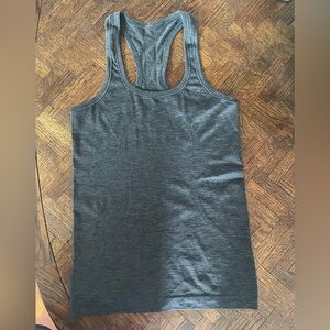 Lululemon gray tank